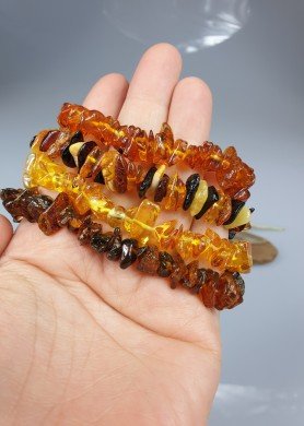 Neapdirbto gintaro apyrankė