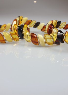 Gintarinė apyrankė