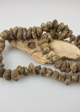 Žalio gintaro gydomieji karoliai 