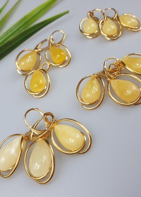 Balto gintaro auskarai ir pakabukas 