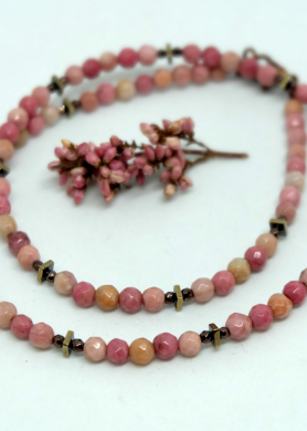 Minimalistinis kaklo papuošalas