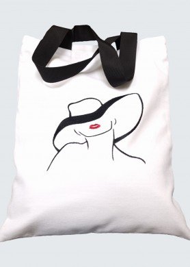 Baltas lininis krepšys vasarai