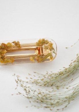 Segtukas plaukams su tikromis gėlėmis