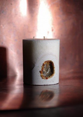 Palmių vaško žvakė su jūrine kriaukle ir gintaru