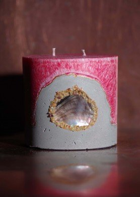 ​Raudona palmių vaško žvakė su Mother Of Pearl kriaukle ir gintaru