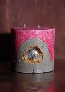 ​Palmių vaško žvakė su jūrine kriaukle ir gintaru