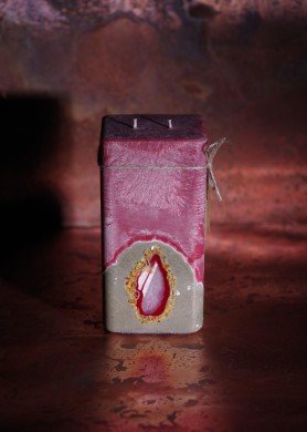 Aukšta kvadratinė žvakė su agatu