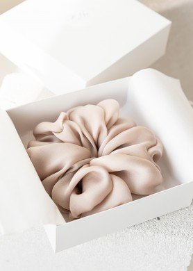 D Šilkinė plaukų gumytė XL dydžio - spalva - Smėlio rusva