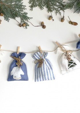 Lininis pakabinamas Advento kalendorius