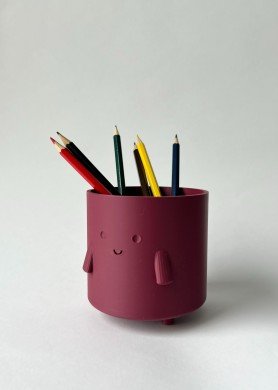 Pieštukinė „Šypsniukas“, matinė bordo spalva