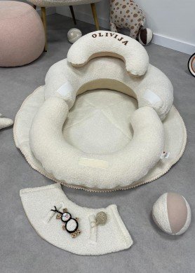 Sėdinukas kūdikiams „Komfortas“ su kilimėliu 90 cm – rankų darbo dovana naujagimiui | Teddy vanilė