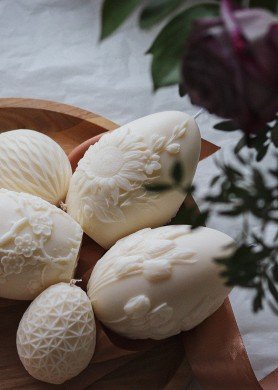 Žvakė Kiaušinis su gėlėmis 