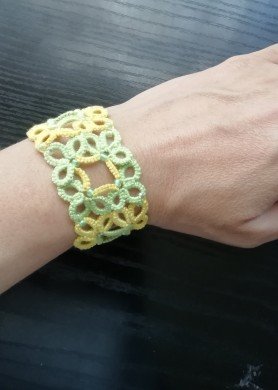 Rankų darbo apyrankė