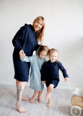 Lininės suknelės mamai ir dukrai su kapišonu