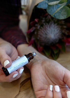 Aliejinis aromaterapinis antivirusinis tepalas NOSĮ AUKŠTYN