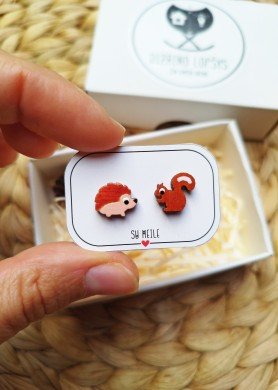 Mediniai rankų darbo auskarai ''Ežiukas ir voverytė''