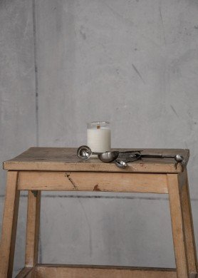 Žvakė cheminėje stiklinėje KOFEINAS 100 ml