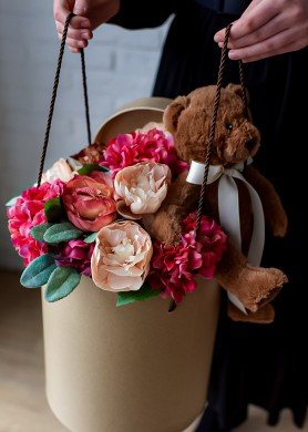 Spalvota dovanų dėžutė&Tadulis