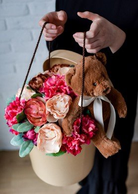 Spalvota dovanų dėžutė&Tadulis